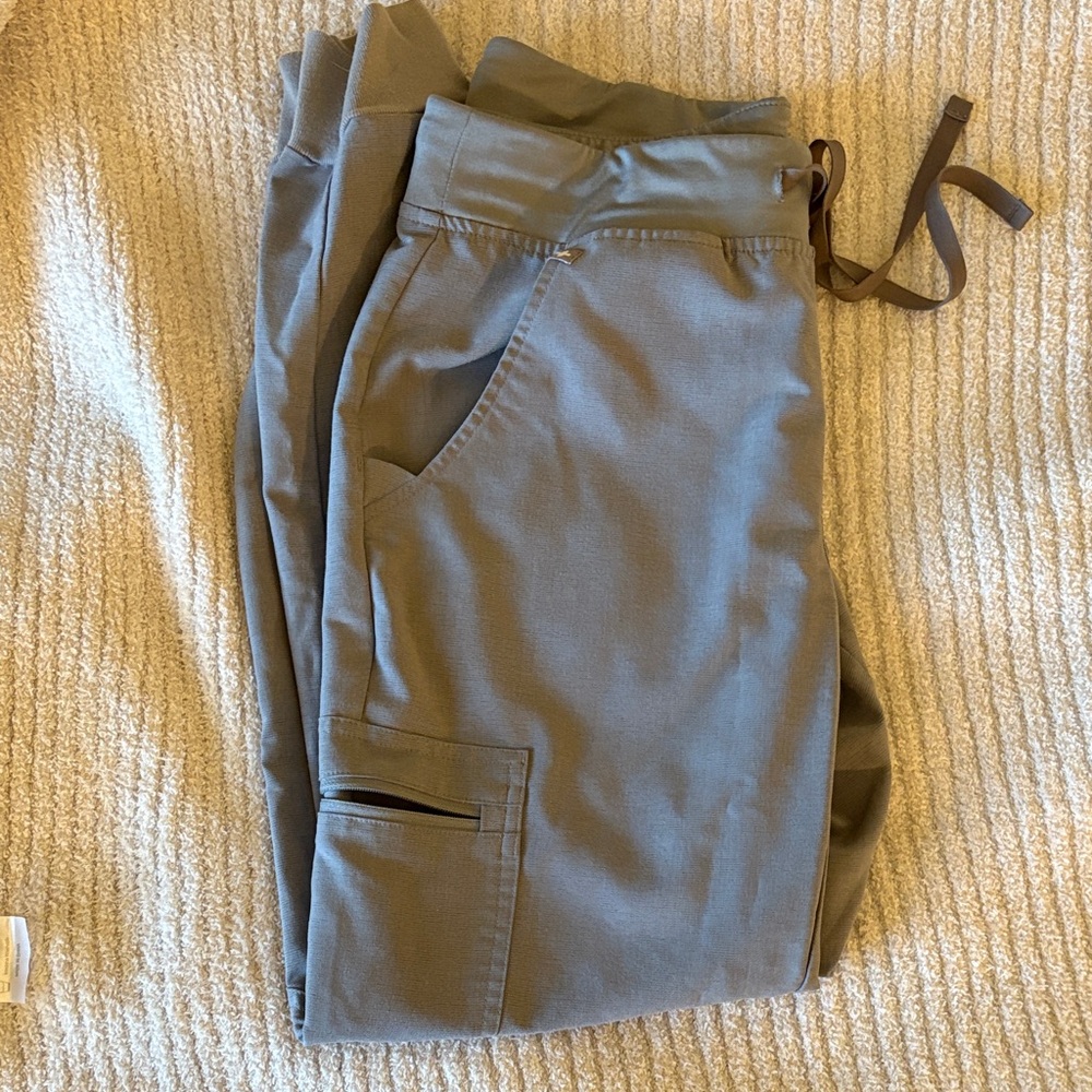 Figs scrub set